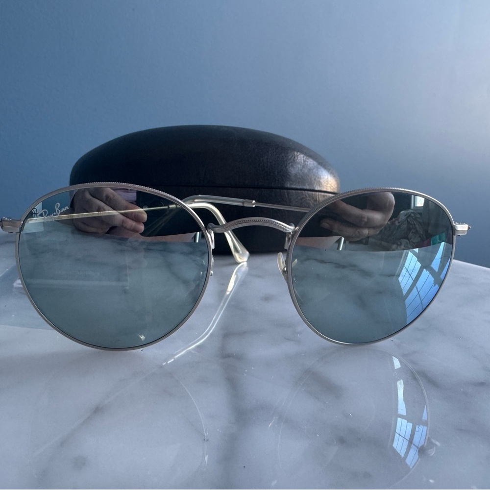 Ray-Ban Round Metal Frame Sunglasses with Silver Mirror Lenses